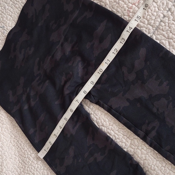 Spanx Size Large Black Gret Knit Stretch Camo Leggings - Picture 8 of 13